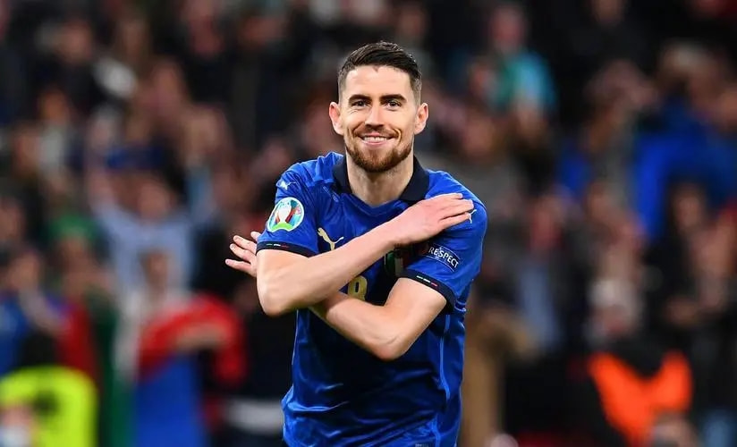 u8官网app里昂迎葡超关键赛，今夜临场应变，质疑声仍在，数据趋势出现新变化的简单介绍